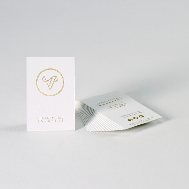 Product Elegant offwhite visitekaartje met 'a touch of gold'