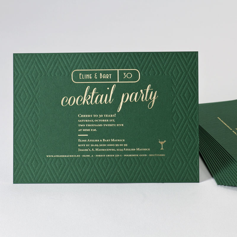 Product Forest green uitnodiging met reliëf, cocktailglas en goudfolie